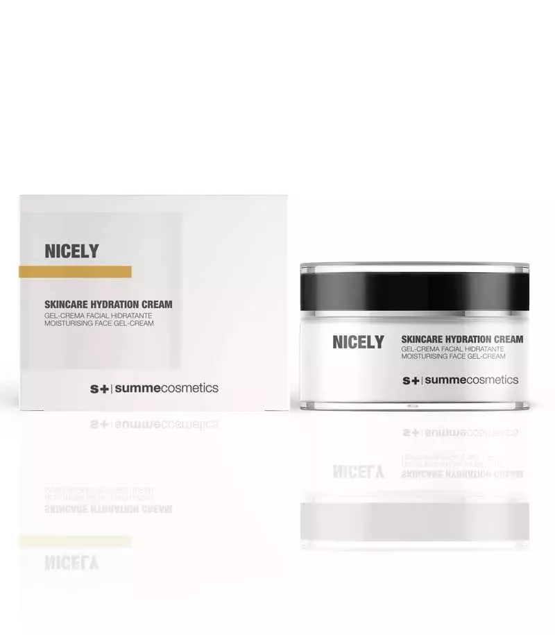Sichtbar beruhigte, hydratisierte Haut nach Anwendung. Summecosmetics
